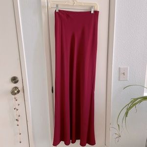 Y2K BCBG Max Azria maxi skirt ❤️ Beautiful! Used in great condition! Size: M